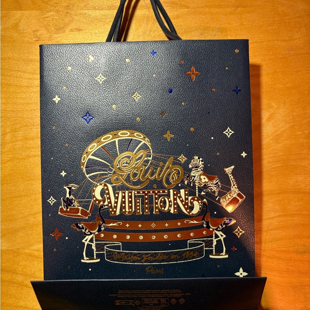 Louis Vuitton limited edition gift bag - Picture 2 of 7